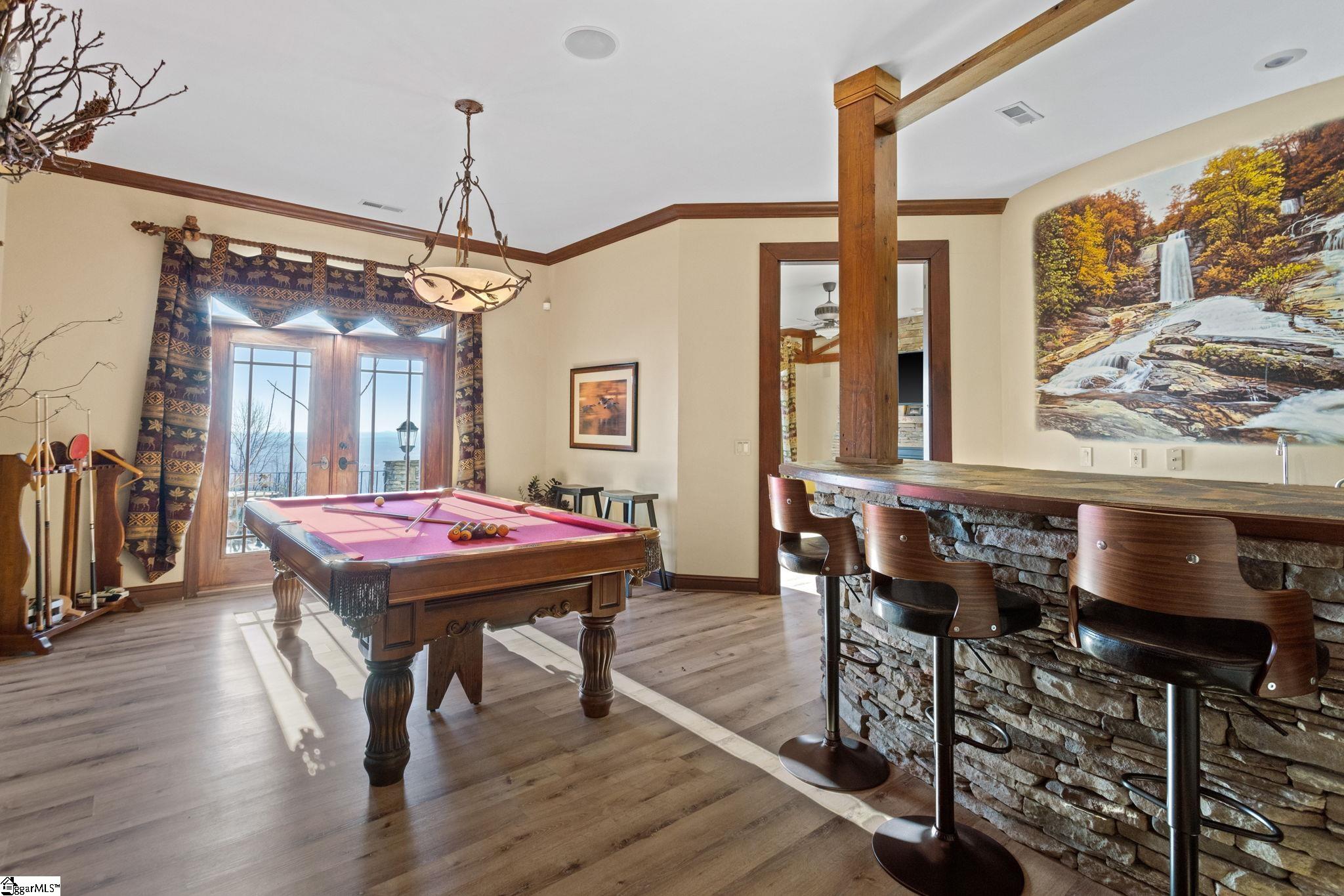 Greenville, South Carolina 29609, United States, 3 Bedrooms Bedrooms, ,4 BathroomsBathrooms,Residential,Contingent,20386