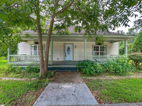 A home in Woodruff