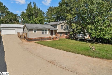 A home in Easley