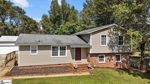 A home in Easley