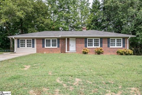 A home in Easley