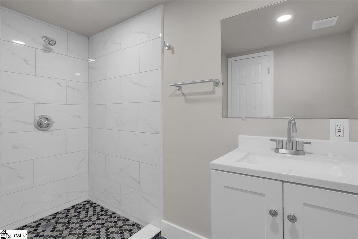 Laurens, South Carolina 29360, United States, 3 Bedrooms Bedrooms, ,2 BathroomsBathrooms,Residential,Contingent,31122