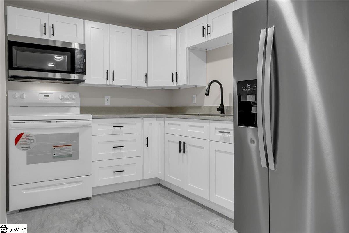 Laurens, South Carolina 29360, United States, 3 Bedrooms Bedrooms, ,2 BathroomsBathrooms,Residential,Contingent,31122