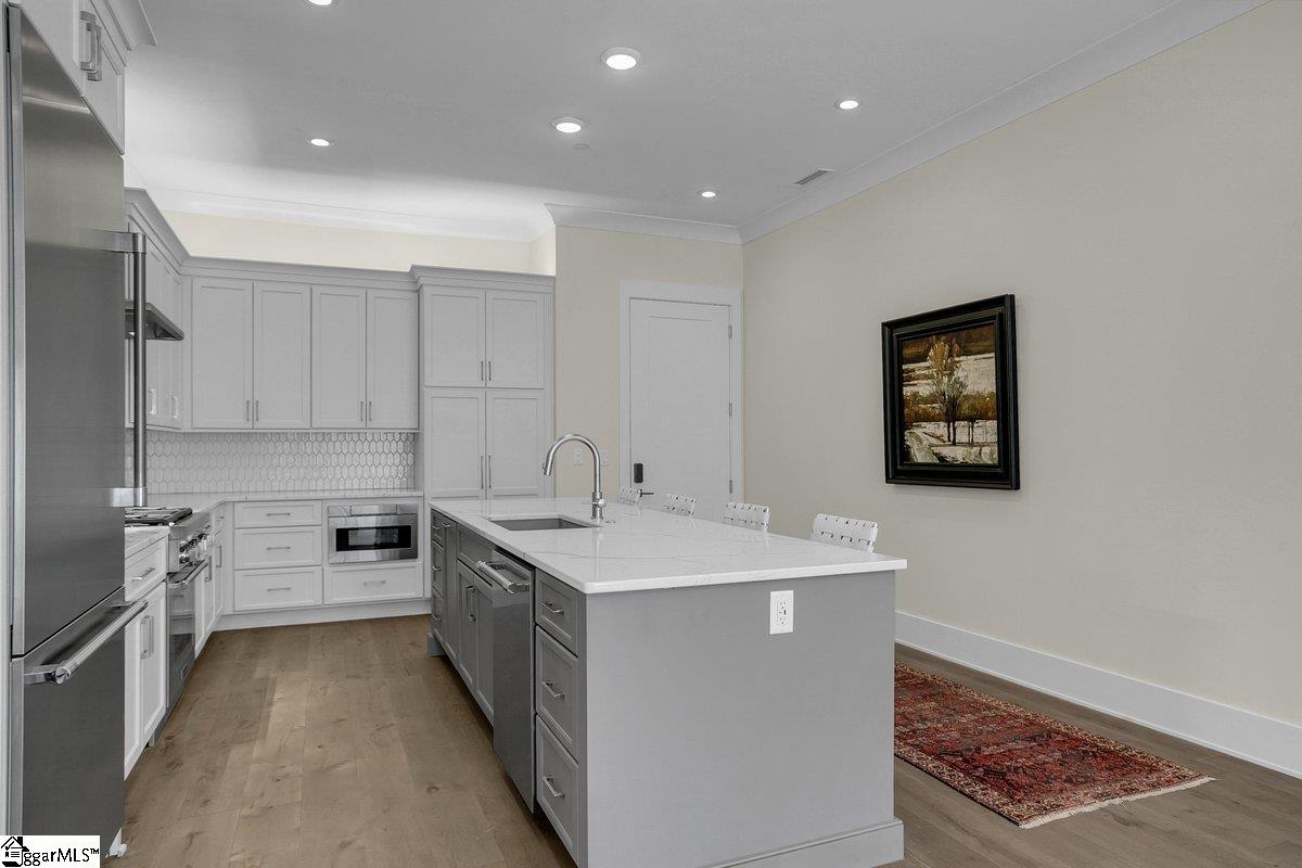 Greenville, South Carolina 29601, United States, 2 Bedrooms Bedrooms, ,2 BathroomsBathrooms,Residential,Pending,75825