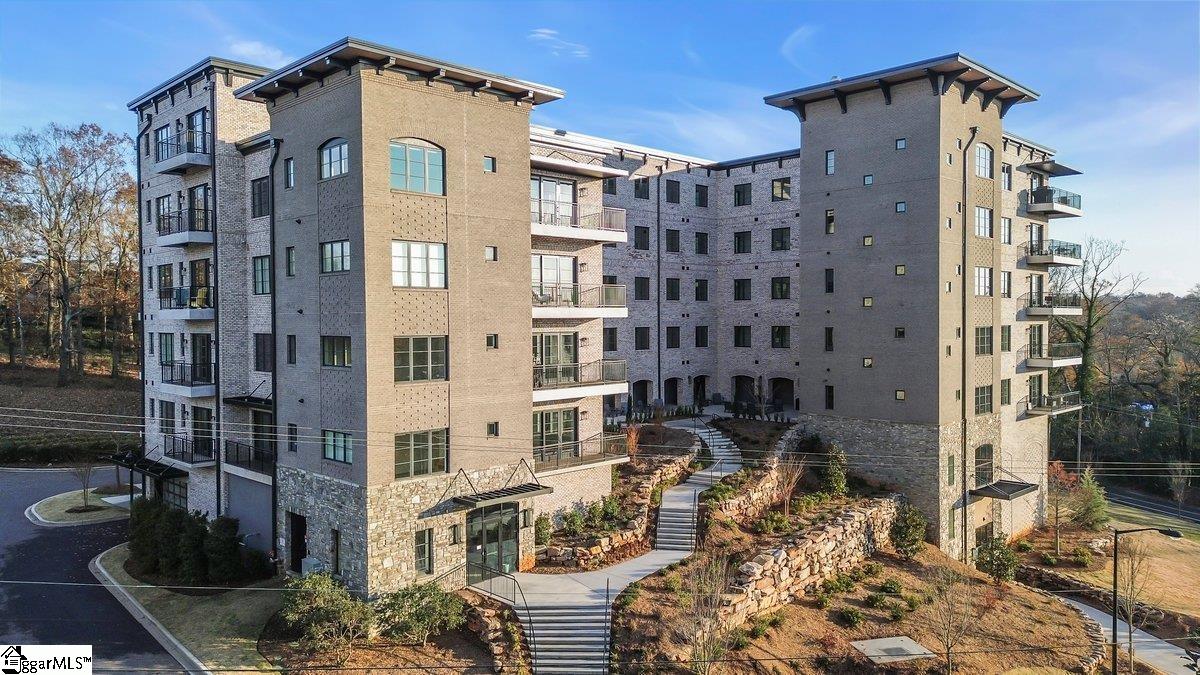 Greenville, South Carolina 29601, United States, 2 Bedrooms Bedrooms, ,2 BathroomsBathrooms,Residential,Pending,75825