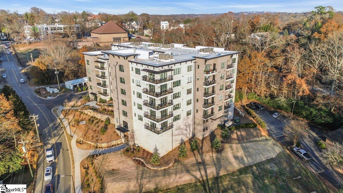 Greenville, South Carolina 29601, United States, 2 Bedrooms Bedrooms, ,2 BathroomsBathrooms,Residential,Pending,75825