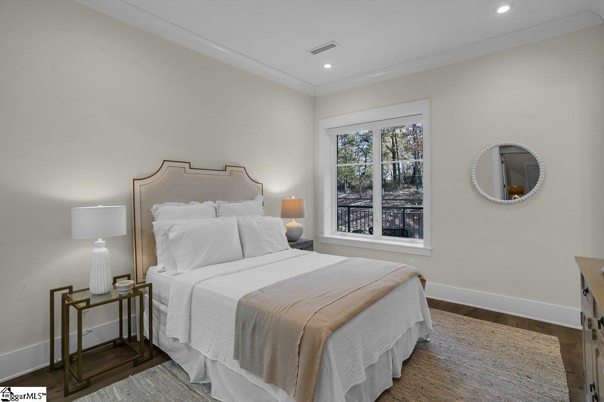 Greenville, South Carolina 29601, United States, 2 Bedrooms Bedrooms, ,2 BathroomsBathrooms,Residential,Pending,75825