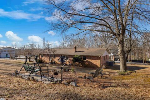 A home in Easley