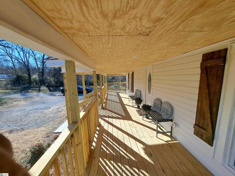 A home in Laurens