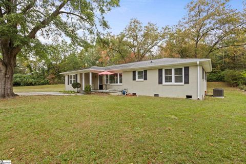 A home in Easley