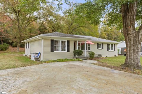 A home in Easley