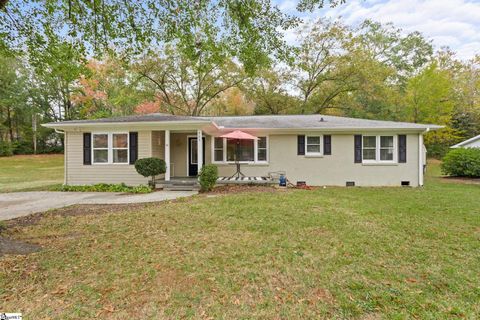 A home in Easley