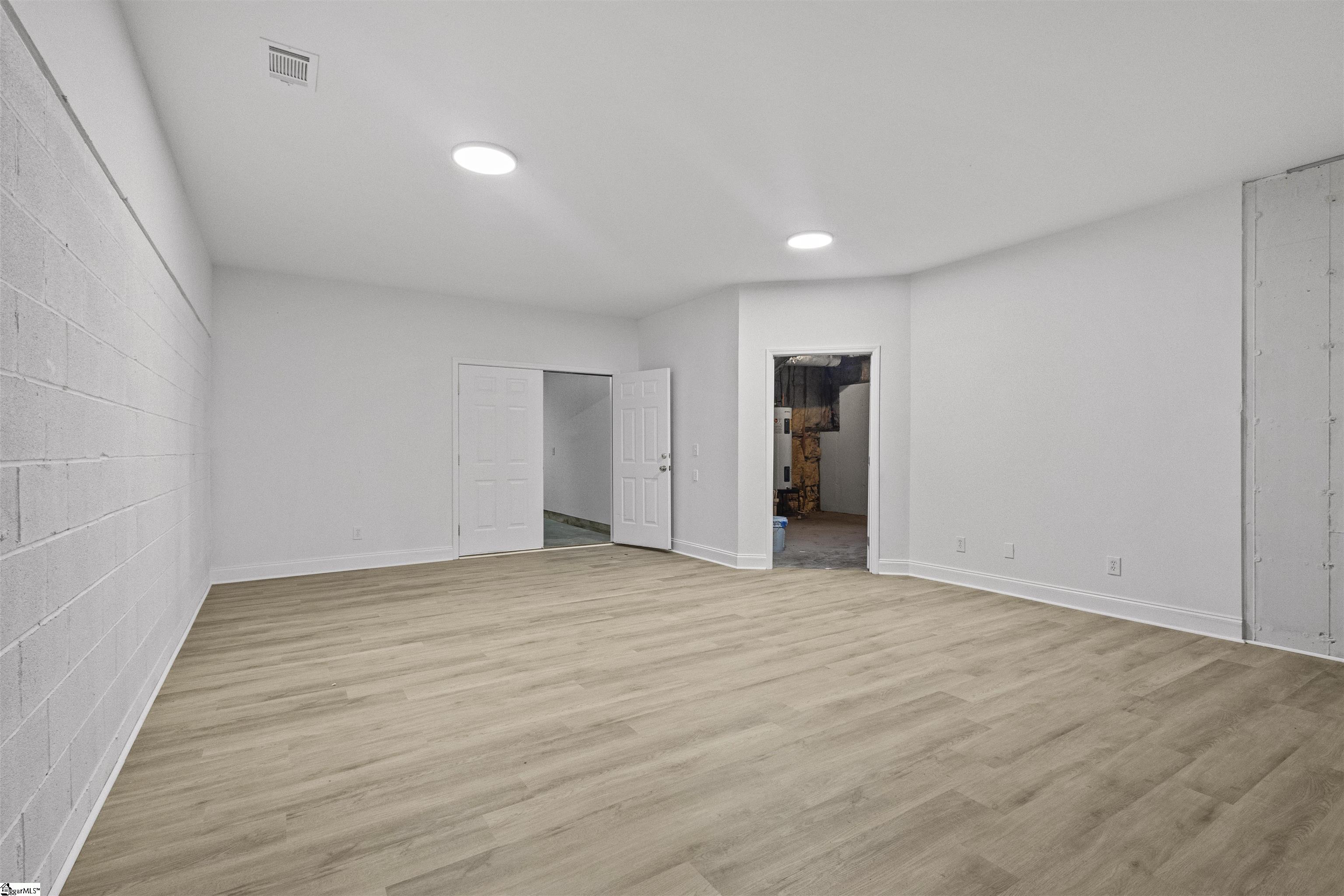 Seneca, South Carolina 29678, United States, 3 Bedrooms Bedrooms, ,3 BathroomsBathrooms,Residential,Active,47070