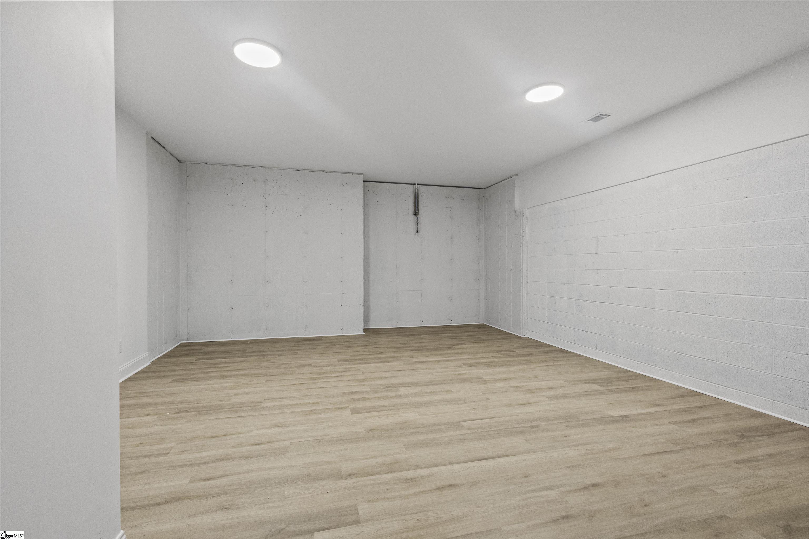 Seneca, South Carolina 29678, United States, 3 Bedrooms Bedrooms, ,3 BathroomsBathrooms,Residential,Active,47070