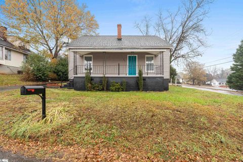 A home in Easley