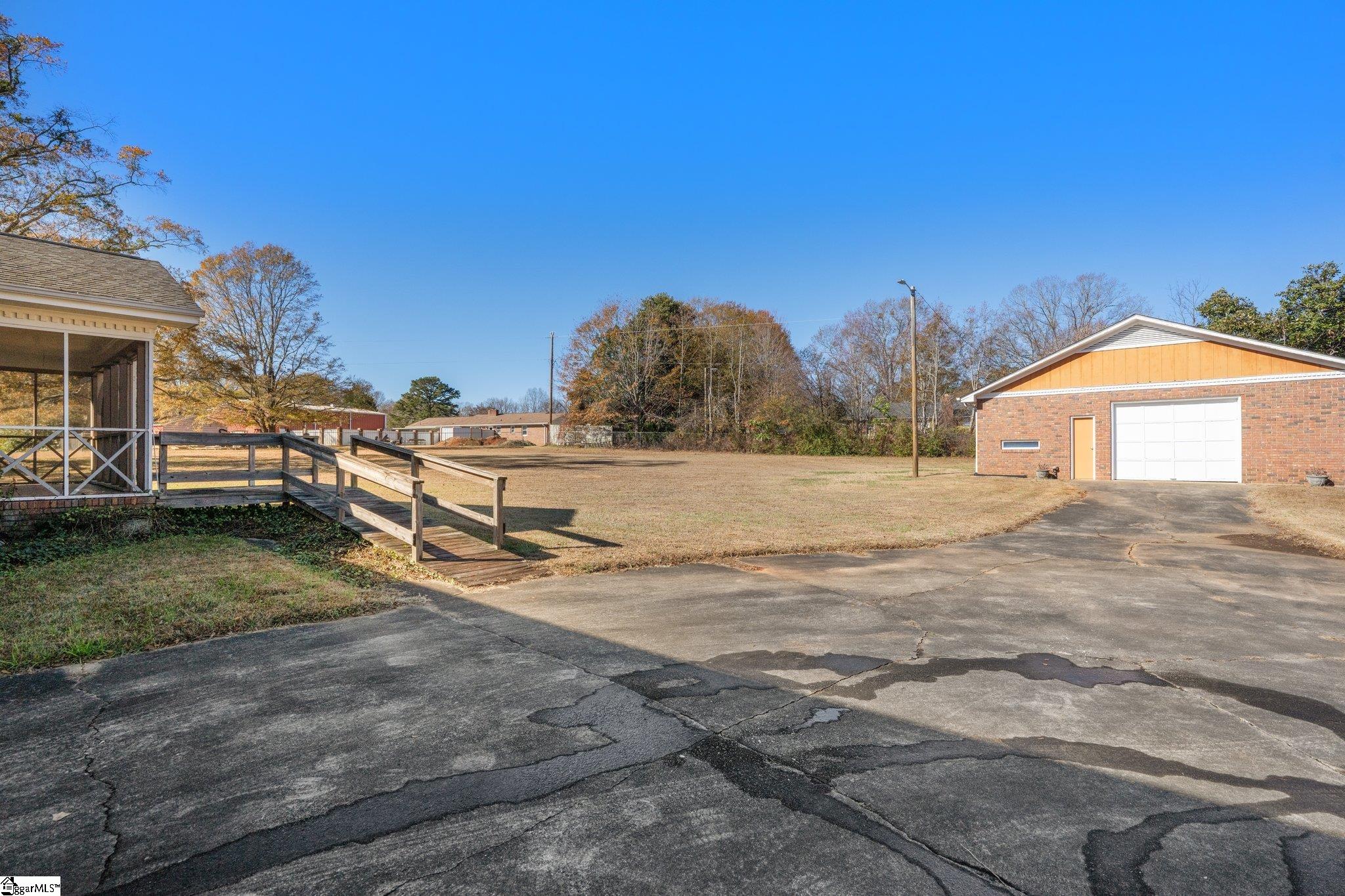 Lyman, South Carolina 29365, United States, 3 Bedrooms Bedrooms, ,3 BathroomsBathrooms,Residential,Contingent,26327