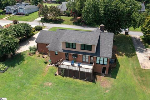 A home in Easley