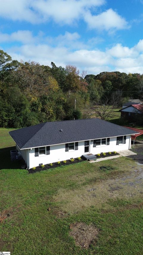 A home in Laurens