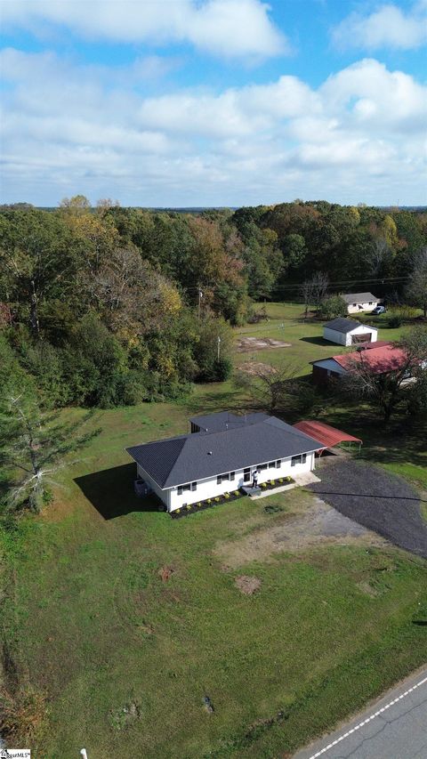 A home in Laurens