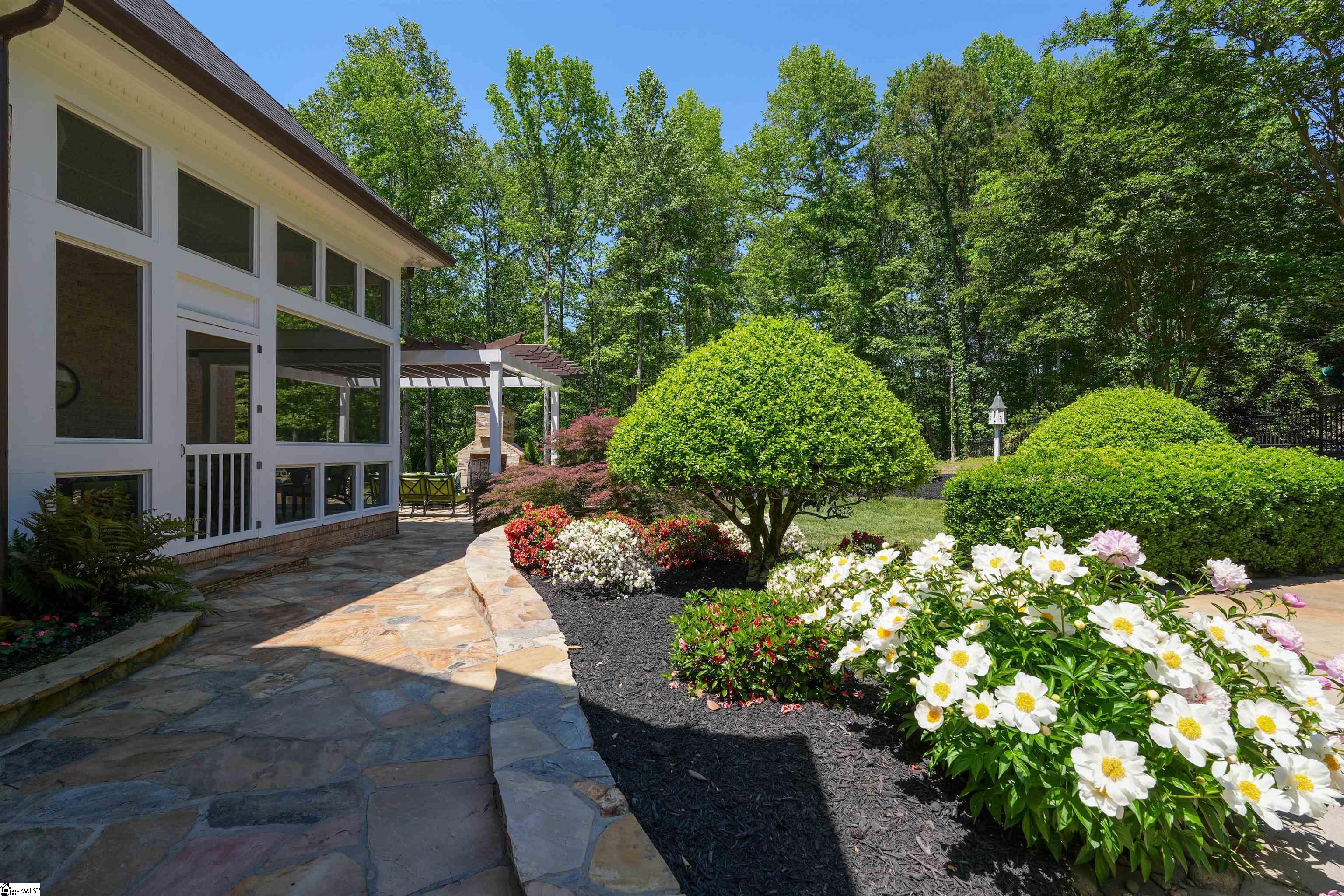 6 White Crescent Lane