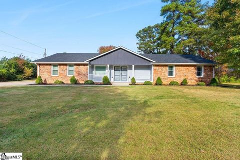 Single Family Residence in Inman SC 6710 Highway 9.jpg