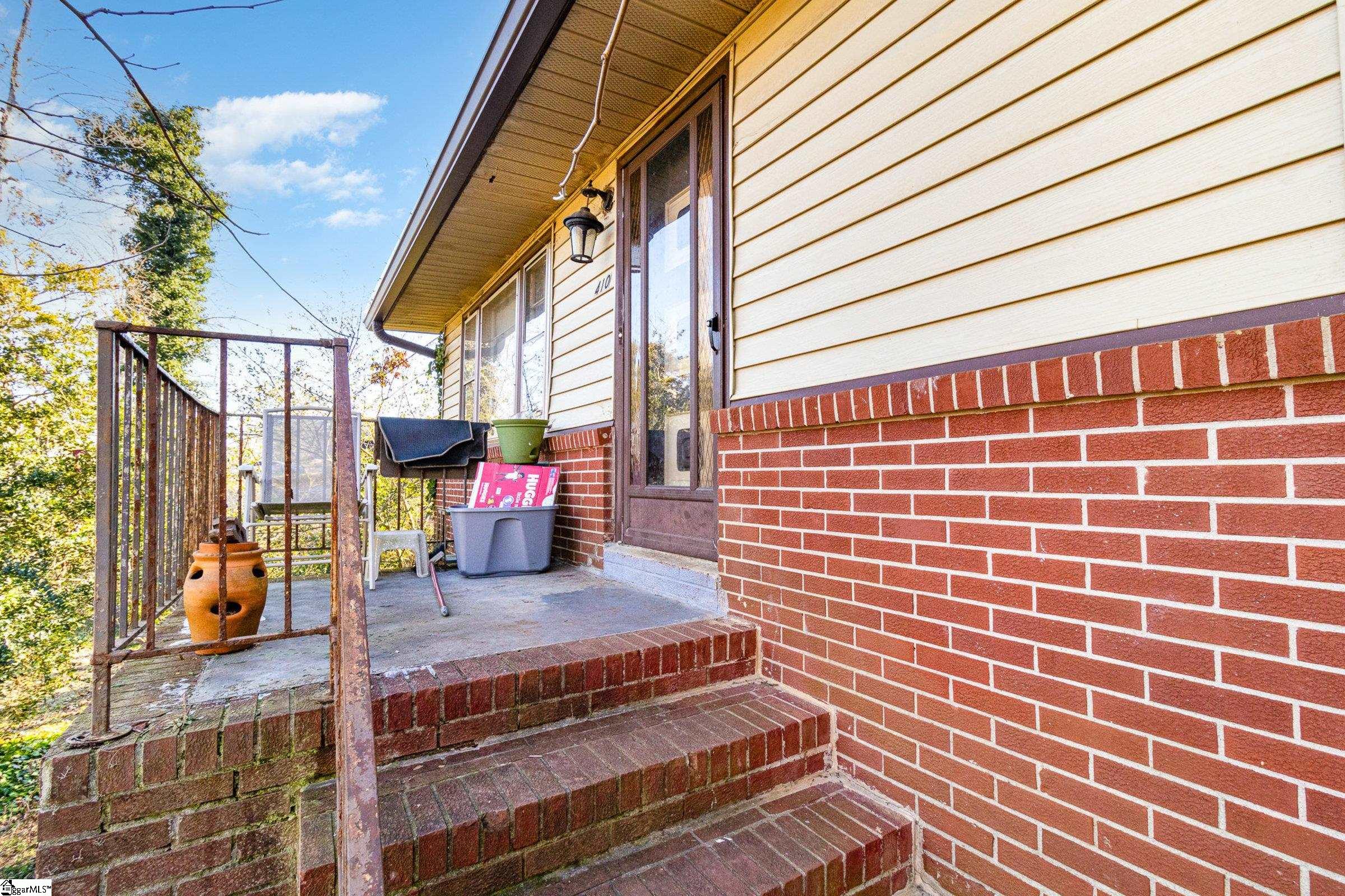 410 Sherwood Road