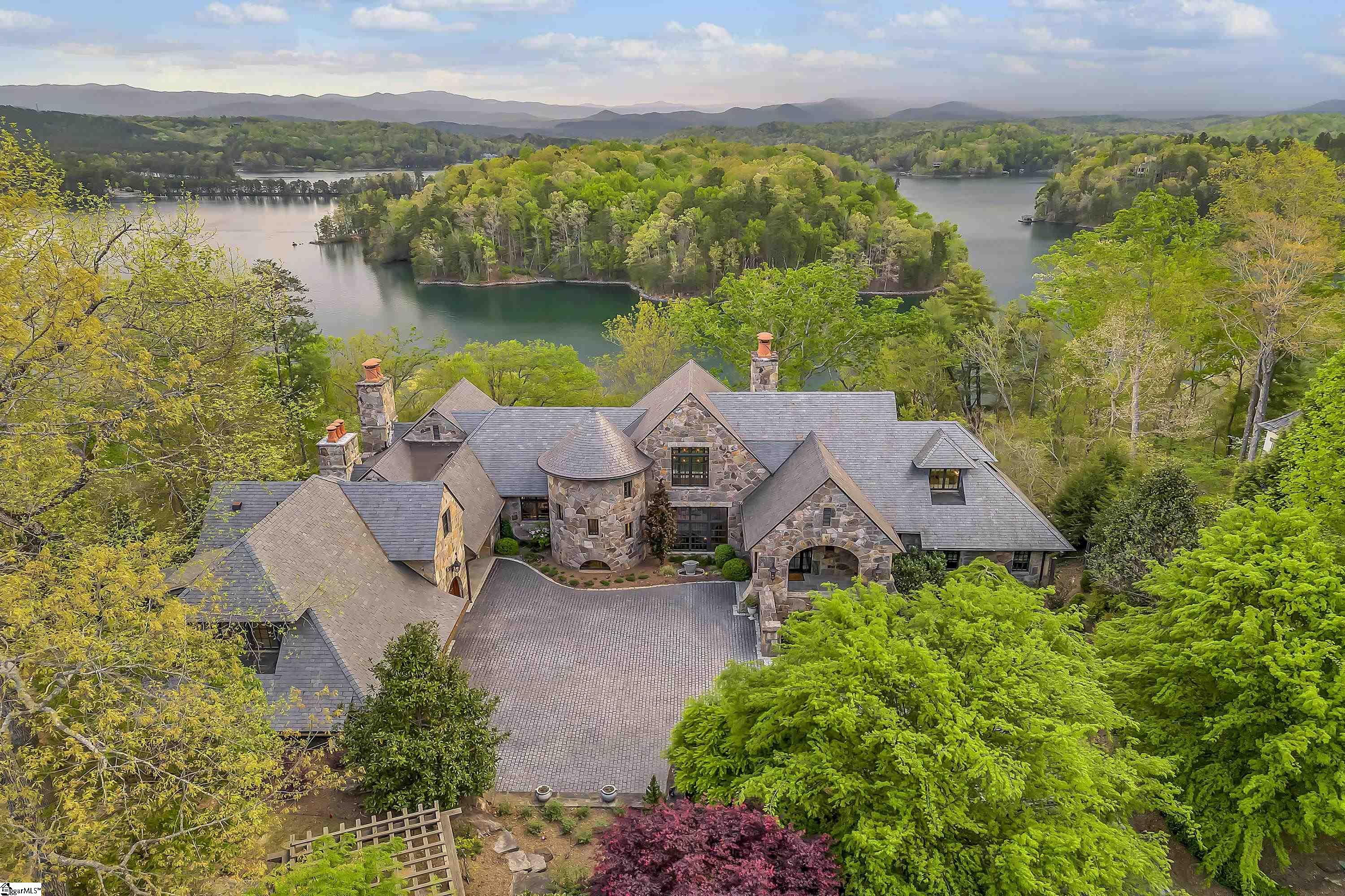 824 Top Ridge Drive
