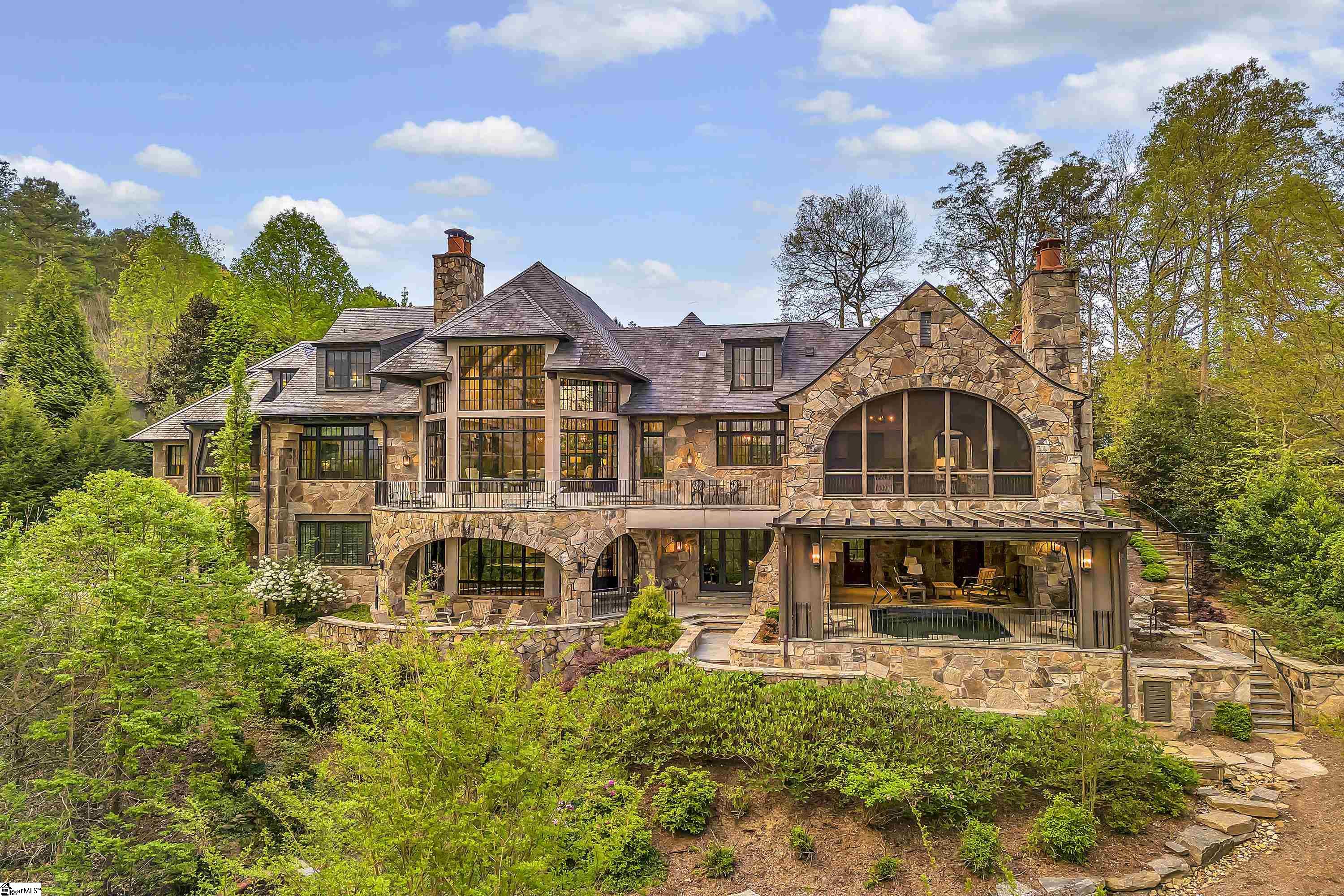 824 Top Ridge Drive