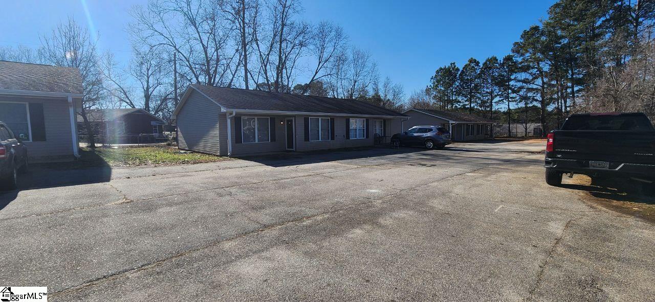 1025 W Shockley Ferry Road