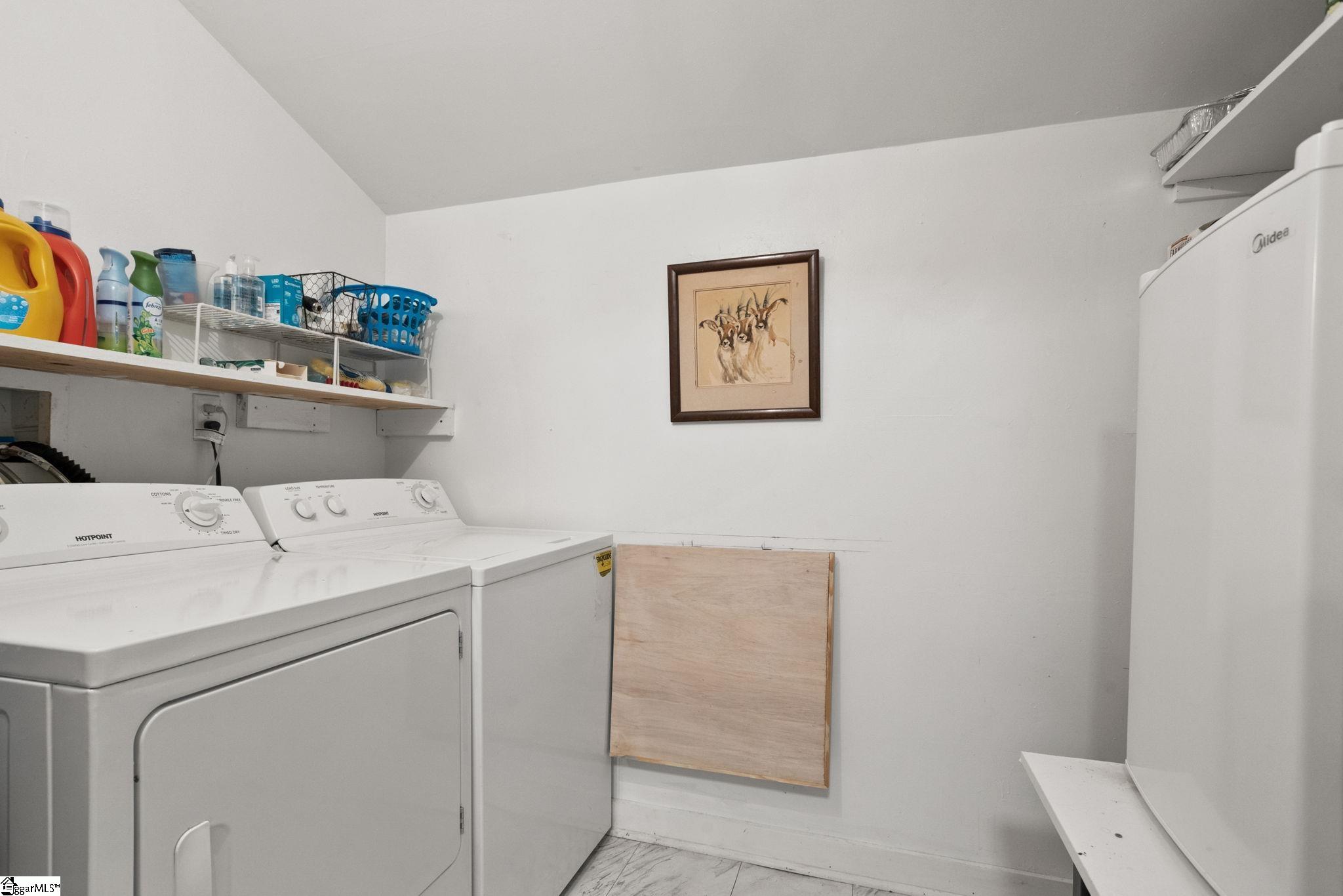 Greenville, South Carolina 29611, United States, 2 Bedrooms Bedrooms, ,1 BathroomBathrooms,Residential,Active,78384