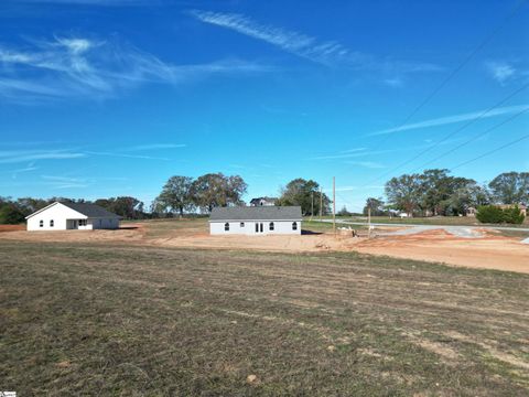 A home in Laurens