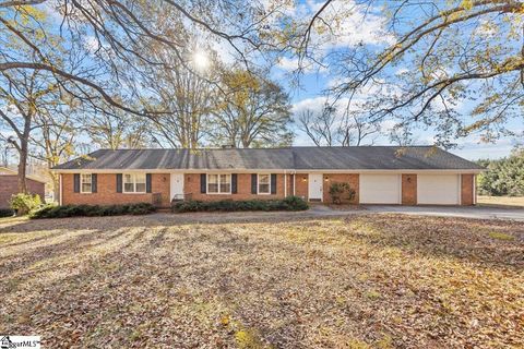 A home in Roebuck