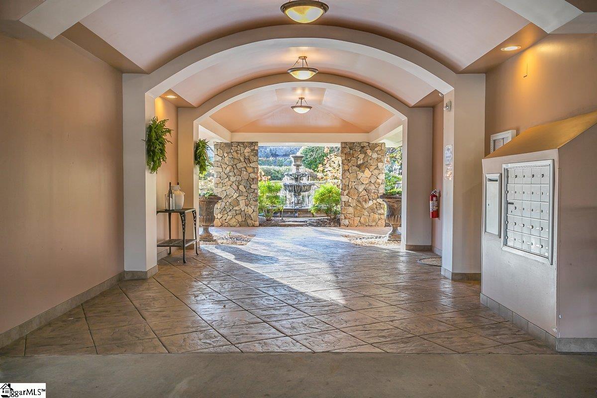 Greenville, South Carolina 29601, United States, 2 Bedrooms Bedrooms, ,3 BathroomsBathrooms,Residential,Contingent,28080