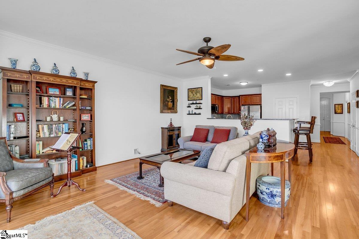 Greenville, South Carolina 29601, United States, 2 Bedrooms Bedrooms, ,3 BathroomsBathrooms,Residential,Contingent,28080