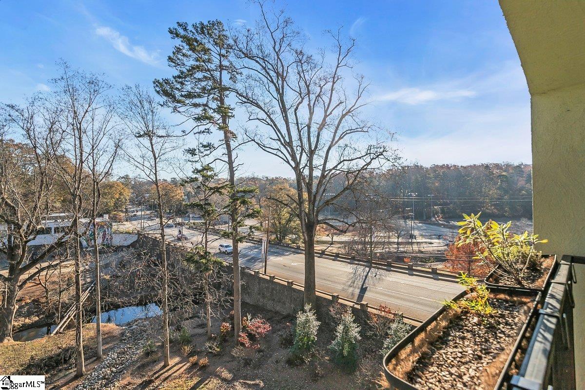 Greenville, South Carolina 29601, United States, 2 Bedrooms Bedrooms, ,3 BathroomsBathrooms,Residential,Contingent,28080