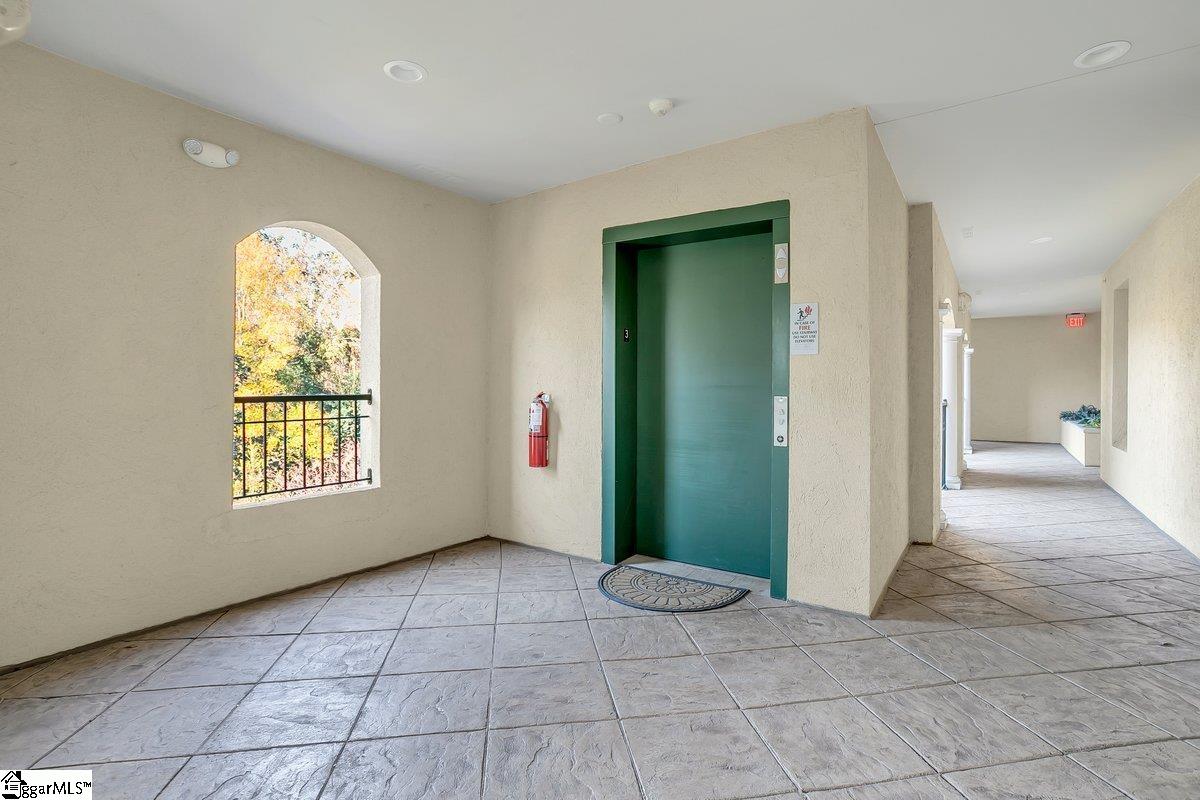 Greenville, South Carolina 29601, United States, 2 Bedrooms Bedrooms, ,3 BathroomsBathrooms,Residential,Contingent,28080