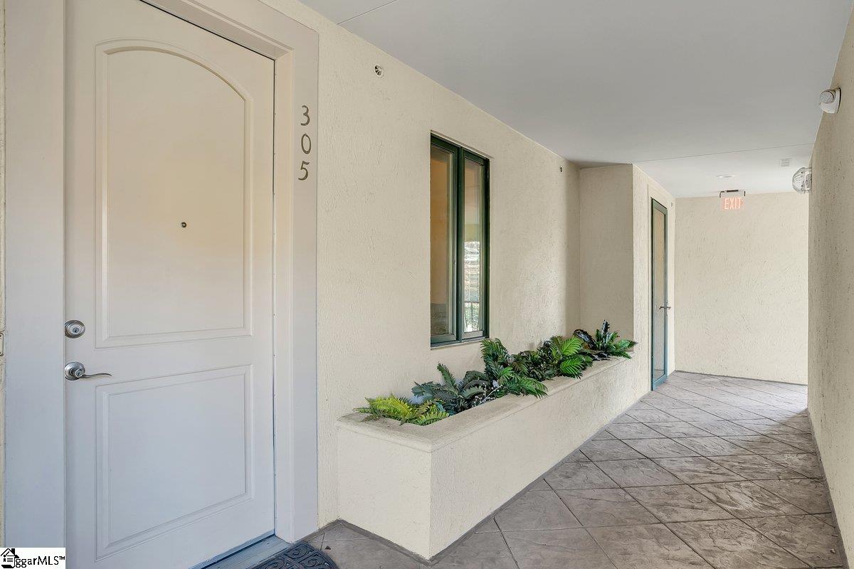 Greenville, South Carolina 29601, United States, 2 Bedrooms Bedrooms, ,3 BathroomsBathrooms,Residential,Contingent,28080