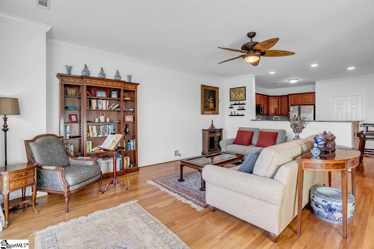 Greenville, South Carolina 29601, United States, 2 Bedrooms Bedrooms, ,3 BathroomsBathrooms,Residential,Contingent,28080