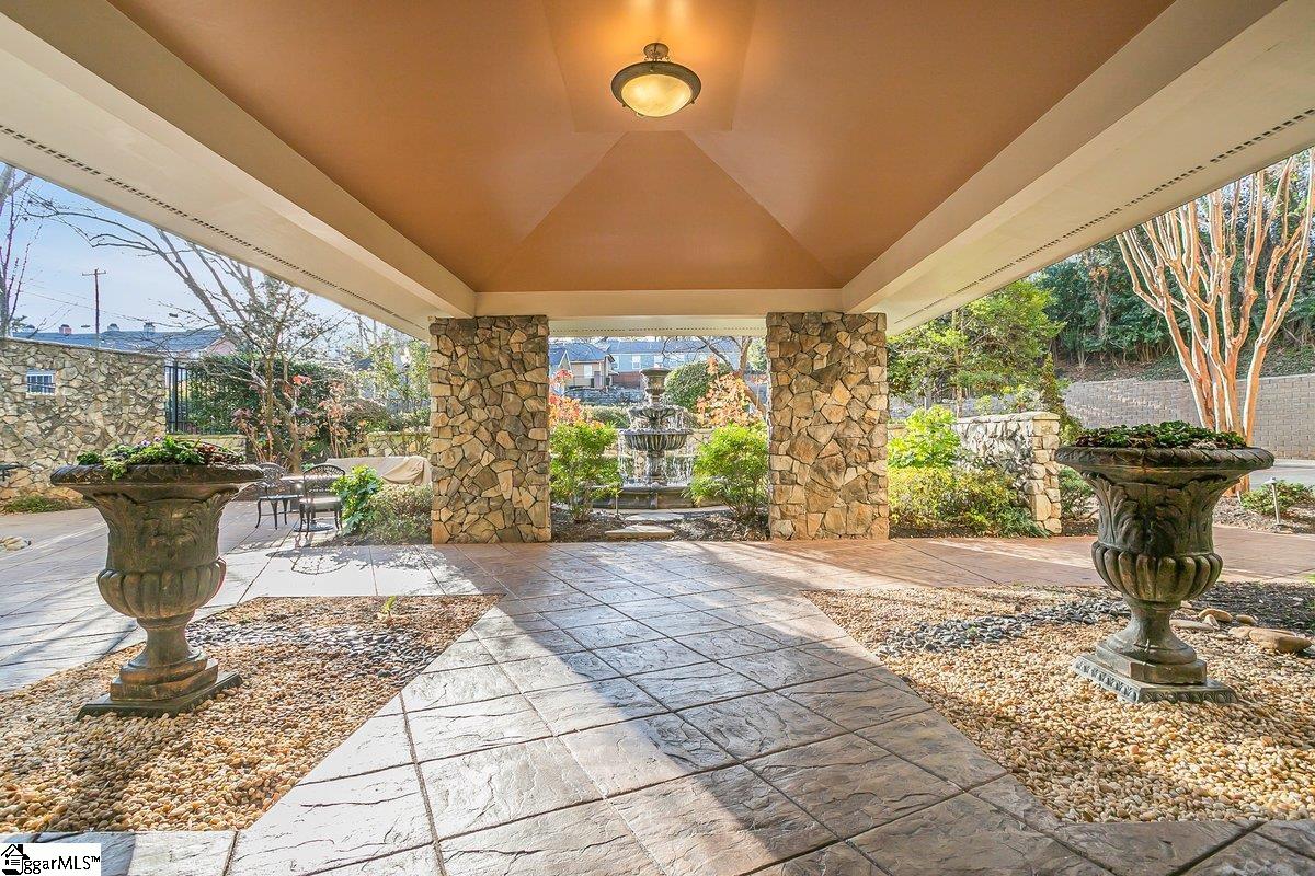 Greenville, South Carolina 29601, United States, 2 Bedrooms Bedrooms, ,3 BathroomsBathrooms,Residential,Contingent,28080