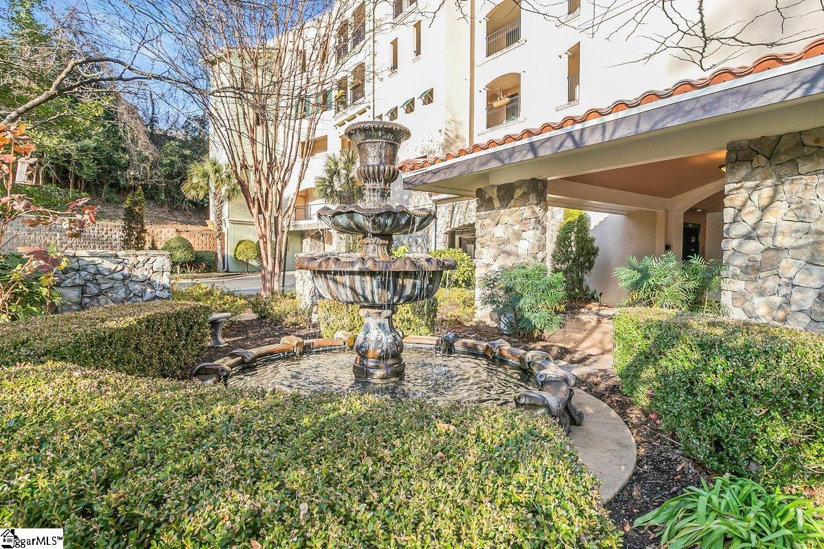 Greenville, South Carolina 29601, United States, 2 Bedrooms Bedrooms, ,3 BathroomsBathrooms,Residential,Contingent,28080