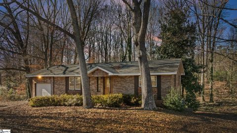 Photo of 101 Nottingham Lane, Easley, SC 29640 (MLS # 1577451)