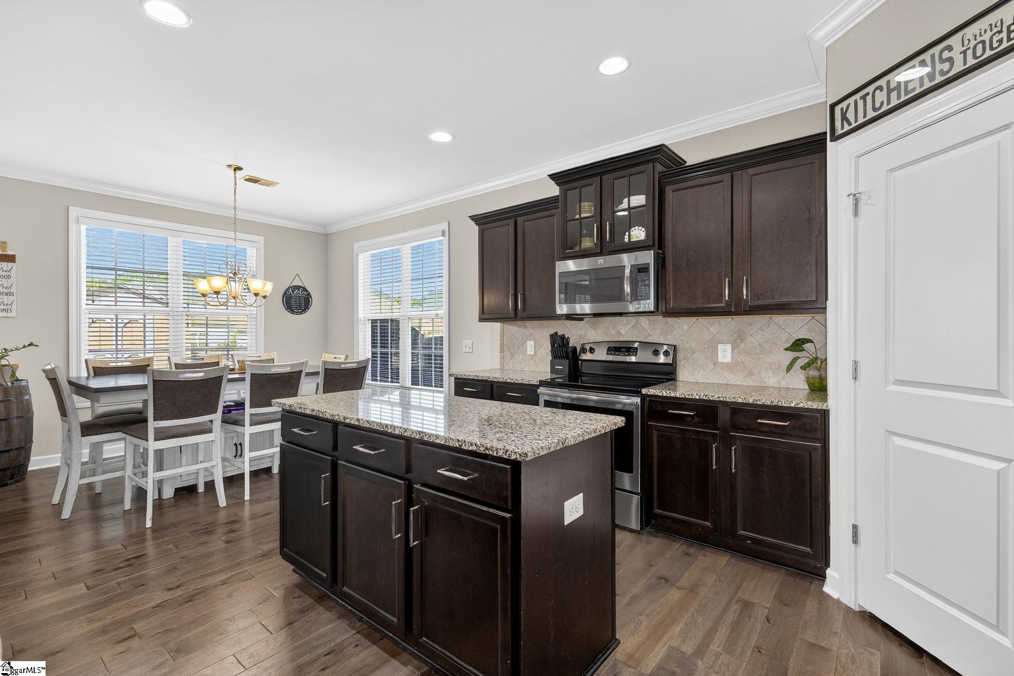 Simpsonville, South Carolina 29681, United States, 5 Bedrooms Bedrooms, ,3 BathroomsBathrooms,Residential,Active,201483