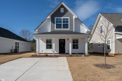 Photo of 207 Waltham Court, Greenville, SC 29617 (MLS # 1575385)