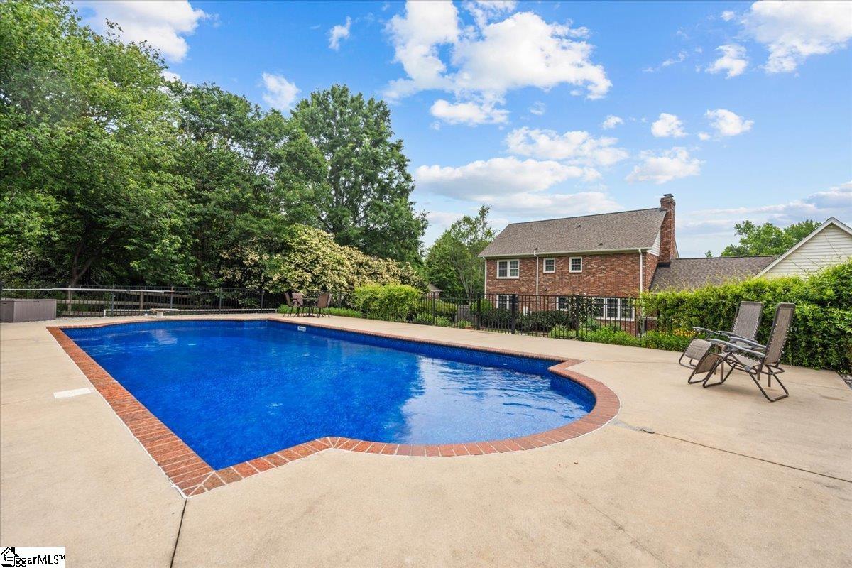 Greer, South Carolina 29650, United States, 4 Bedrooms Bedrooms, ,3 BathroomsBathrooms,Residential,Contingent,128332