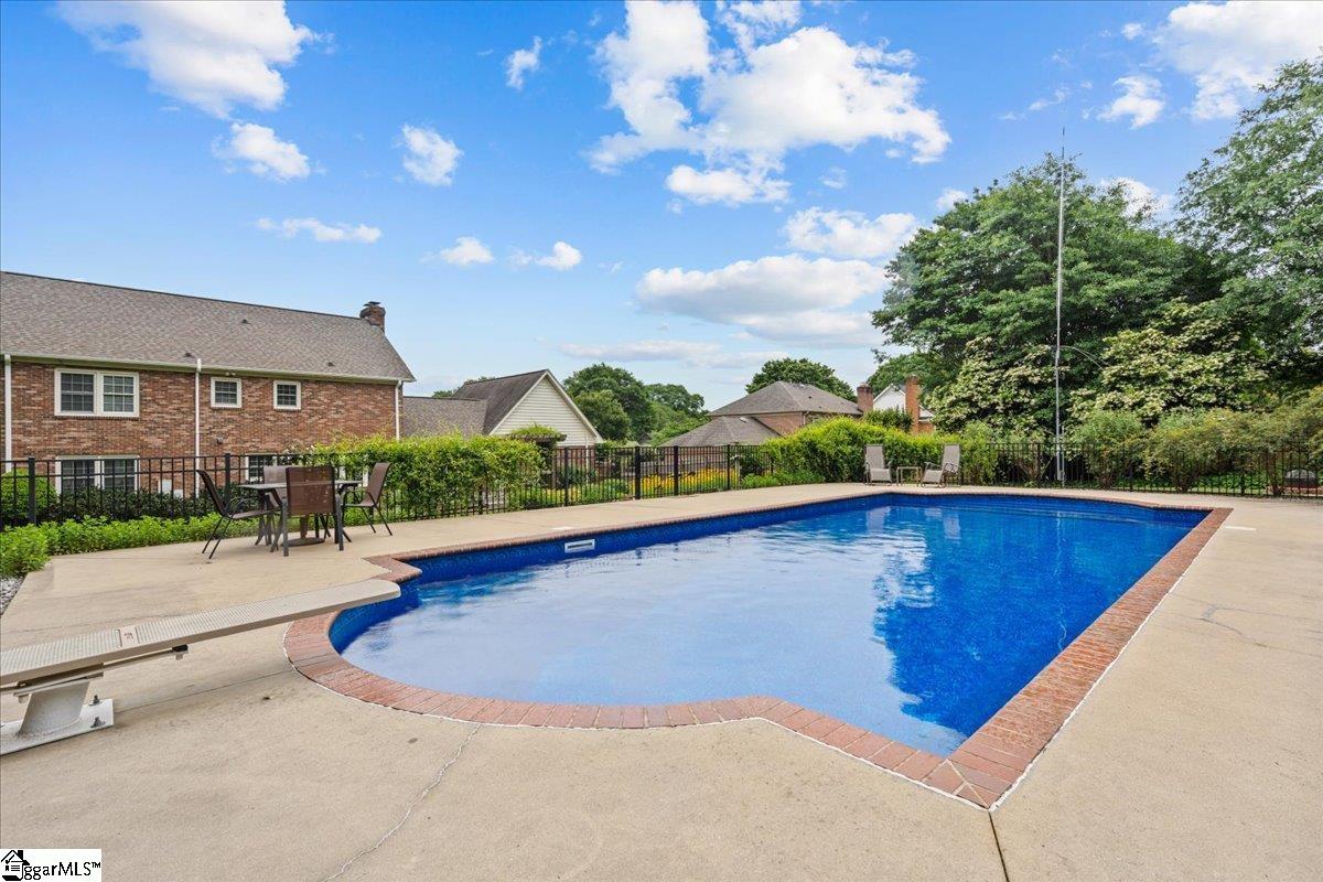 Greer, South Carolina 29650, United States, 4 Bedrooms Bedrooms, ,3 BathroomsBathrooms,Residential,Contingent,128332