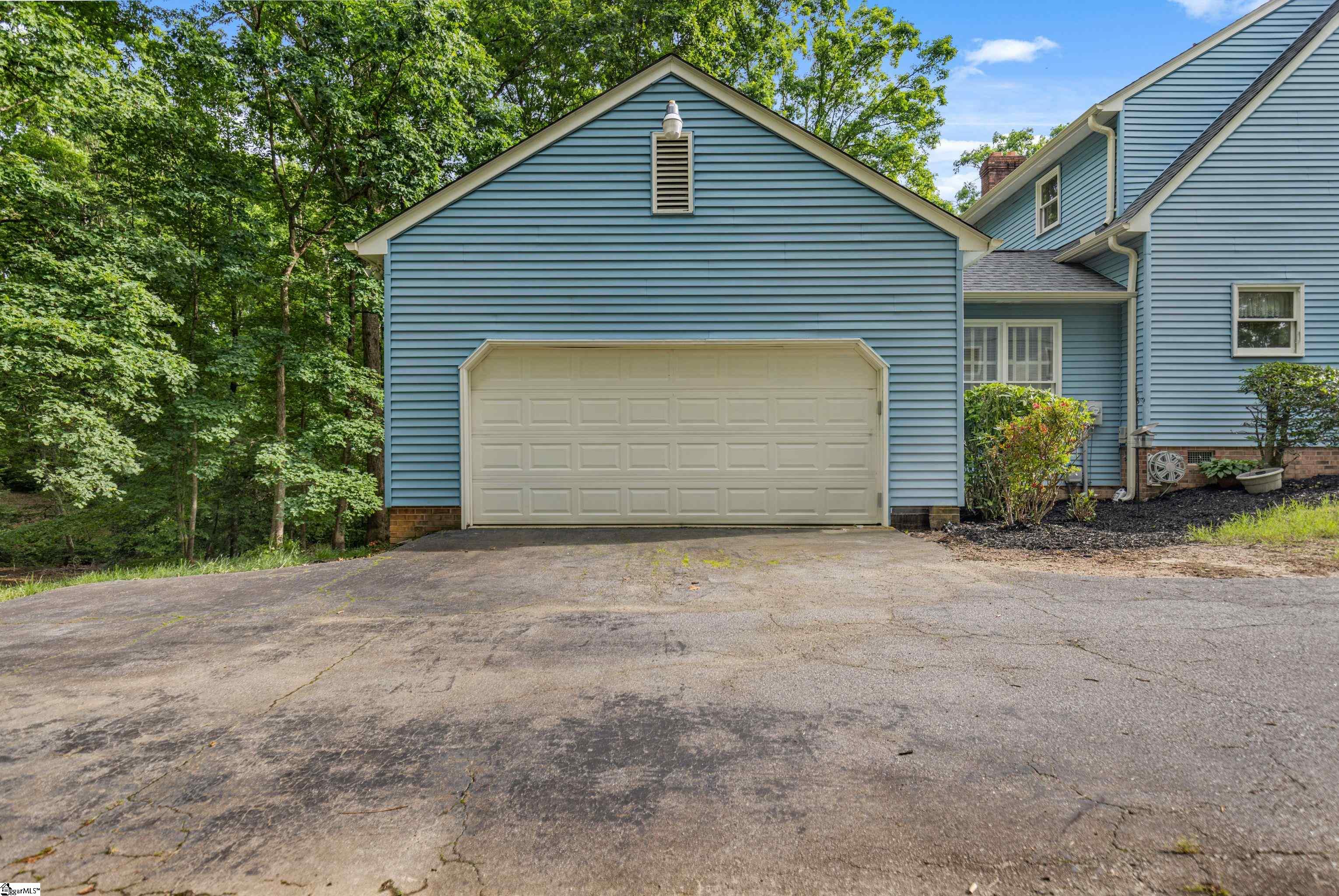 Taylors, South Carolina 29687, United States, 3 Bedrooms Bedrooms, ,3 BathroomsBathrooms,Residential,Active,132861