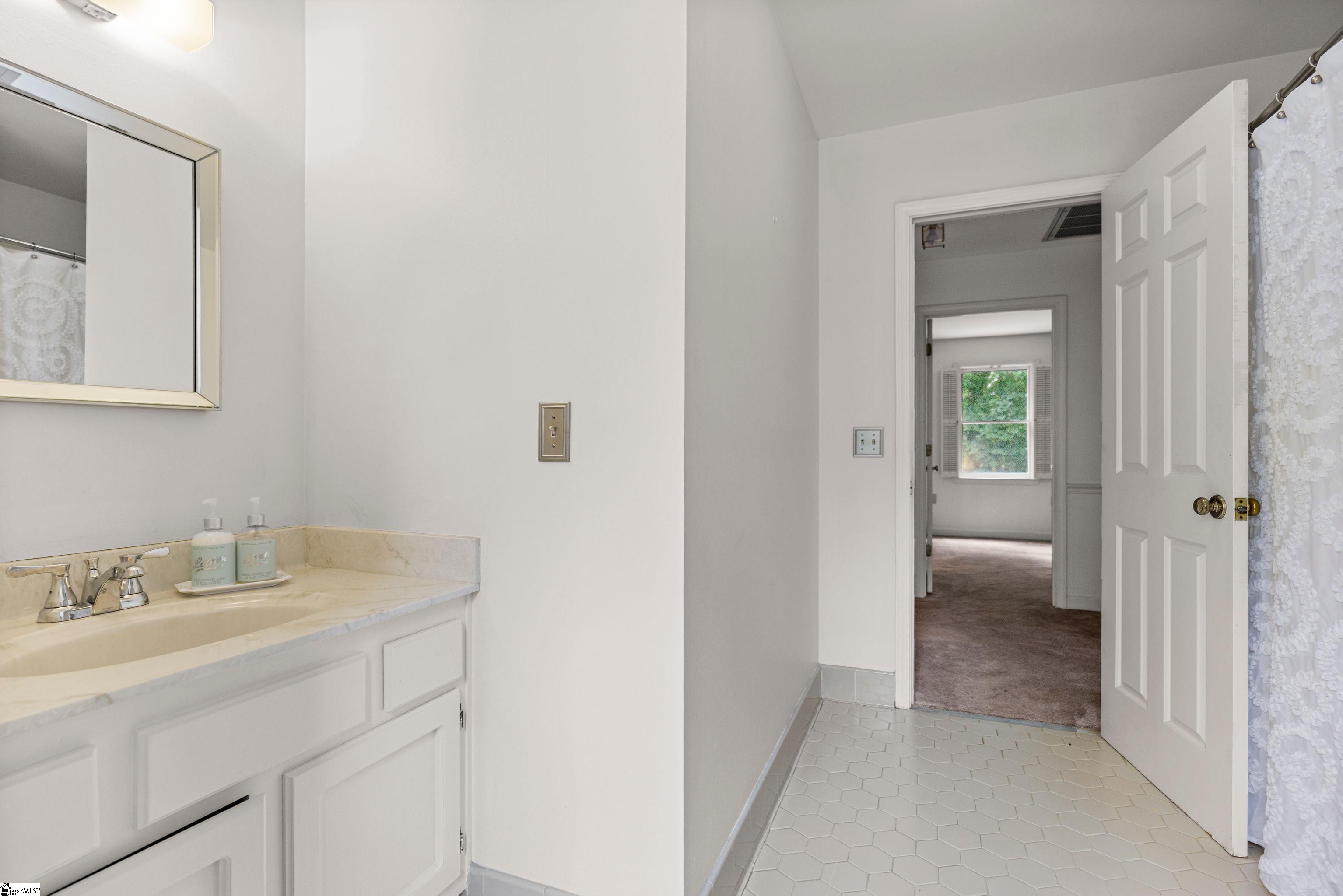 Taylors, South Carolina 29687, United States, 3 Bedrooms Bedrooms, ,3 BathroomsBathrooms,Residential,Active,132861