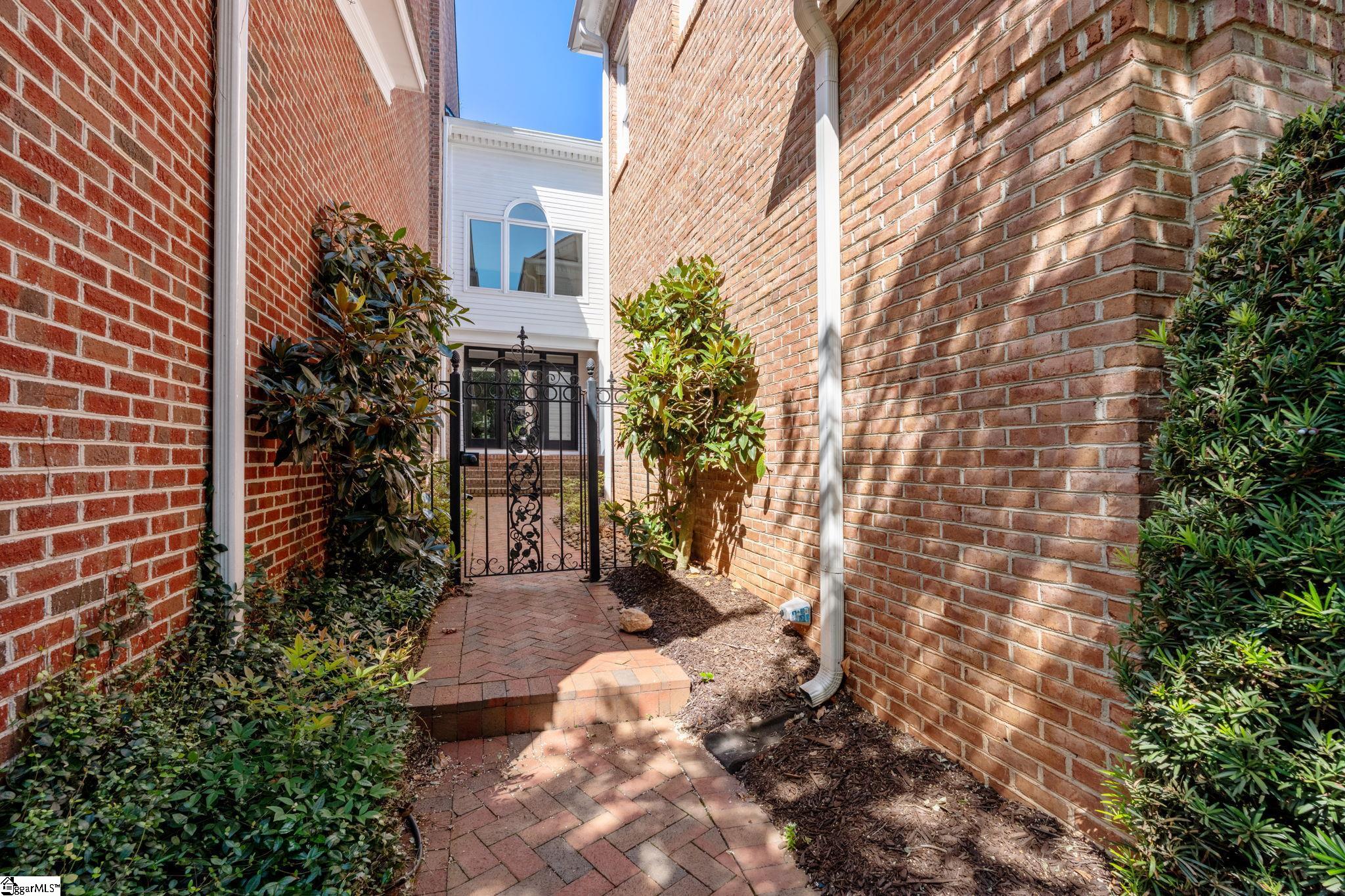 1400 Thornblade Boulevard Unit 28