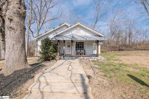 Photo of 143 Woodrow Street, Pickens, SC 29671 (MLS # 1583906)