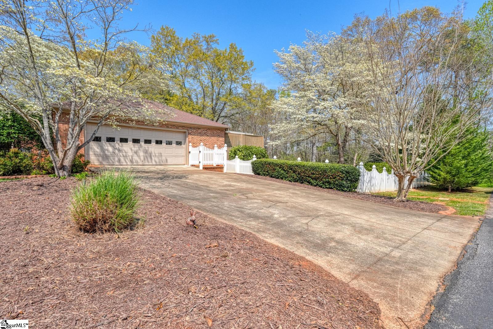 300 Crestview Lane